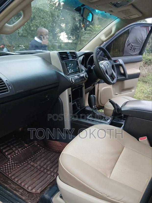 Toyota Land Cruiser Prado 2011 Black