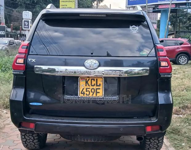 Toyota Land Cruiser Prado 2011 Black