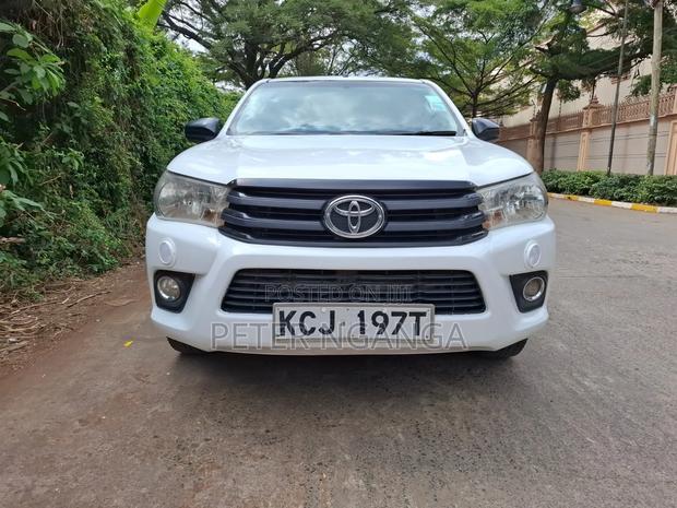 Toyota Hilux 2016 White