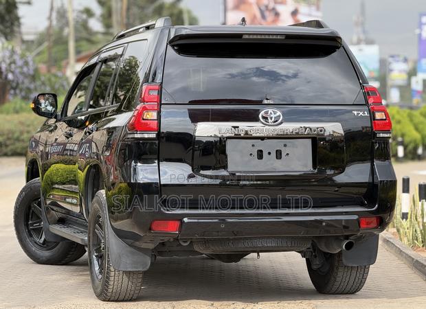 Toyota Land Cruiser Prado 2.7 2021 Black