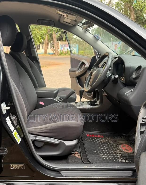 Toyota Vanguard 2013 Black