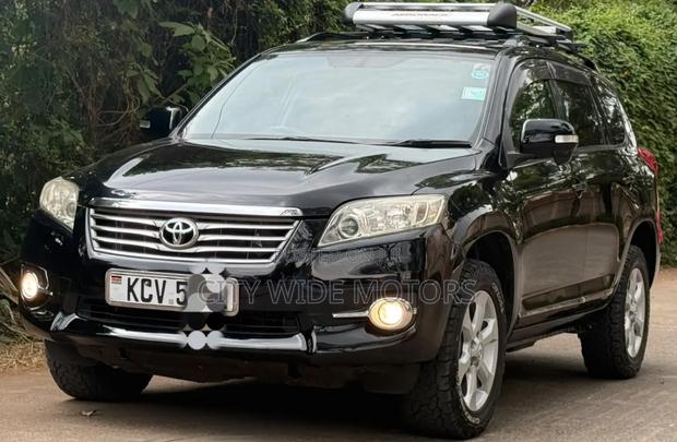 Toyota Vanguard 2013 Black