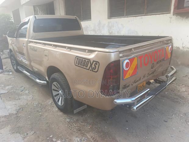 Toyota Hilux 2009 Gray