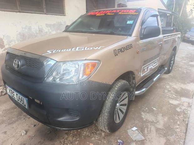 Toyota Hilux 2009 Gray