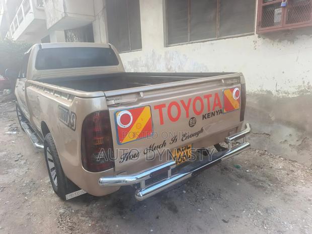 Toyota Hilux 2009 Gray