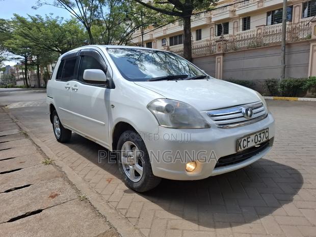 Toyota Raum 2008 Off white