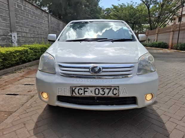 Toyota Raum 2008 Off white