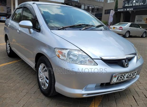 Honda Fit Aria 2005 Silver