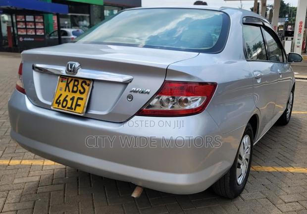Honda Fit Aria 2005 Silver