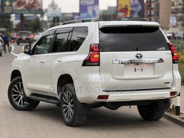 Toyota Land Cruiser Prado 2.7 2021 White