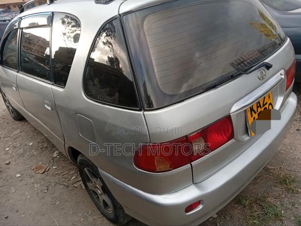Toyota Ipsum 2003 Silver