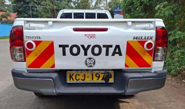 Toyota Hilux 2016 White
