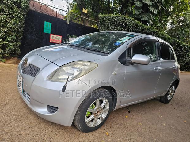 Toyota Vitz 2006 Silver