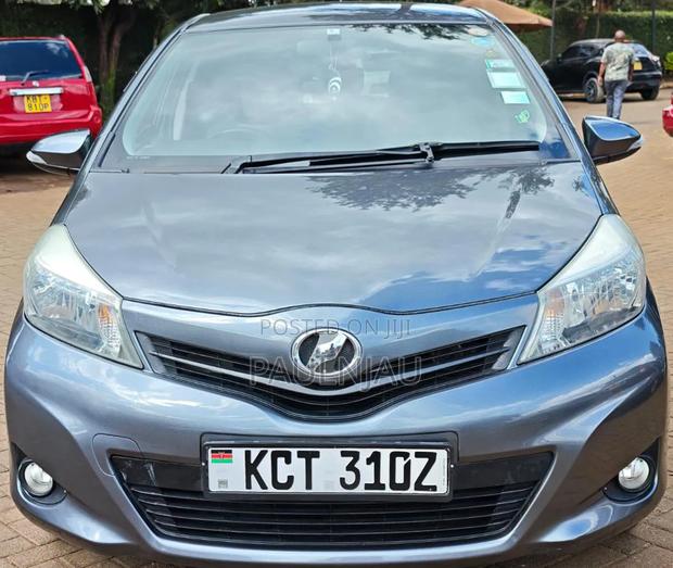 Toyota Vitz 2012