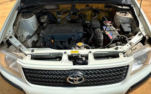 Toyota Succeed 2010