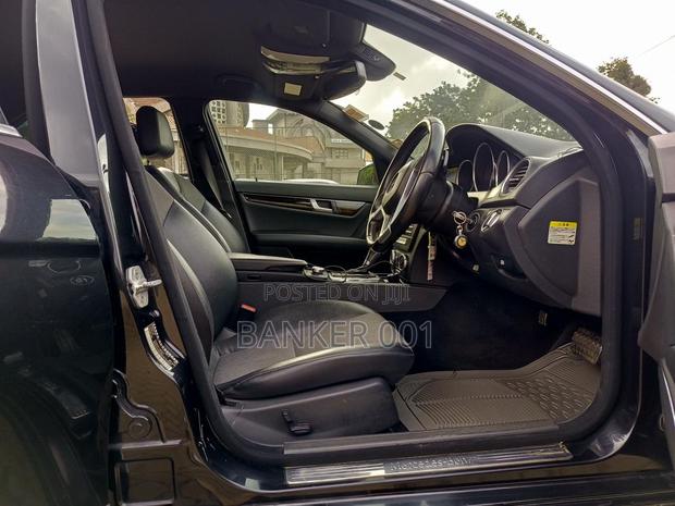 Mercedes-Benz C200 2012 Black
