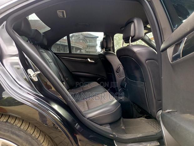 Mercedes-Benz C200 2012 Black