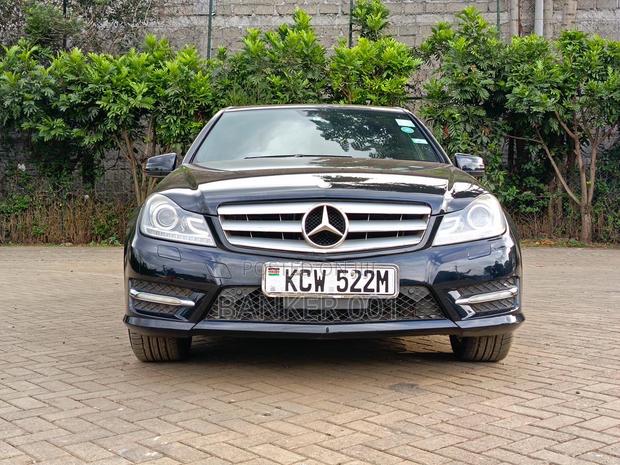 Mercedes-Benz C200 2012 Black