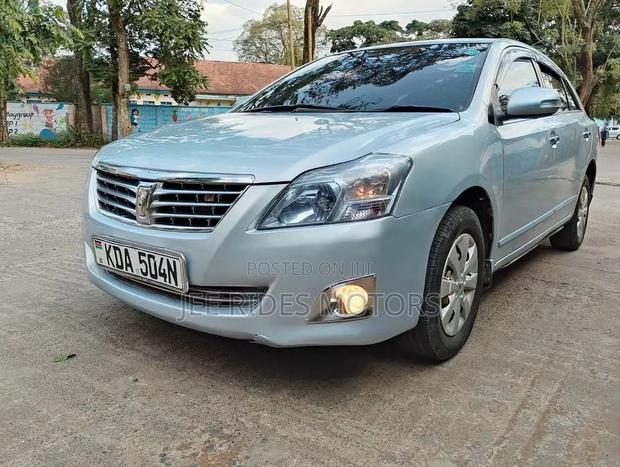 Toyota Premio 2014 Silver