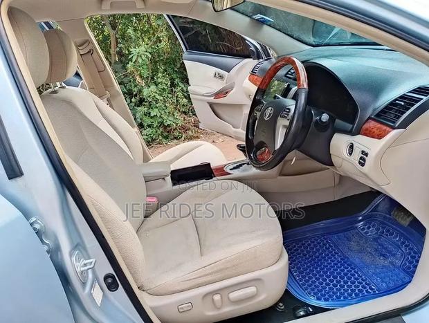 Toyota Premio 2014 Silver