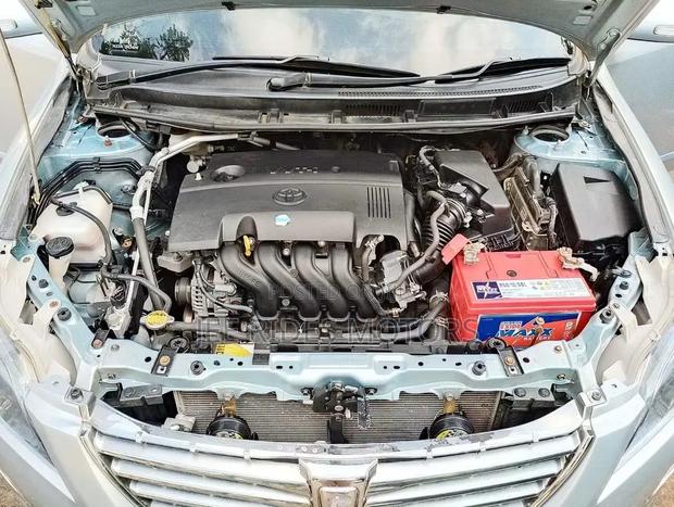Toyota Premio 2014 Silver