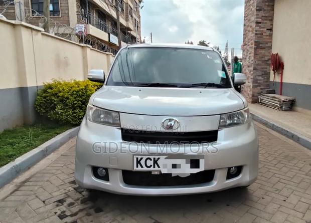 Toyota bB 2009 Silver