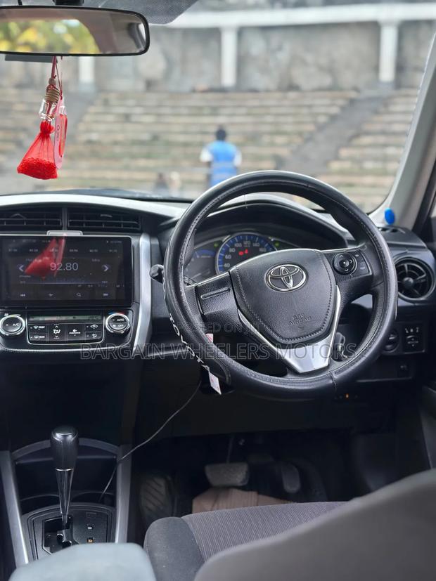 Toyota Corolla Fielder 2016 Pearl