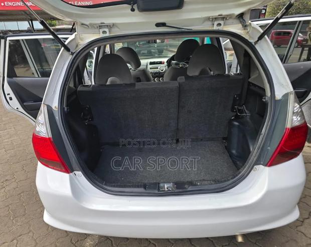 Honda Fit 2006 White