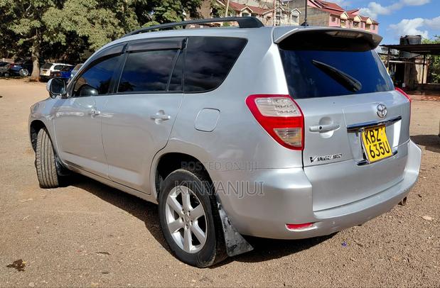 Toyota Vanguard 2009 Silver