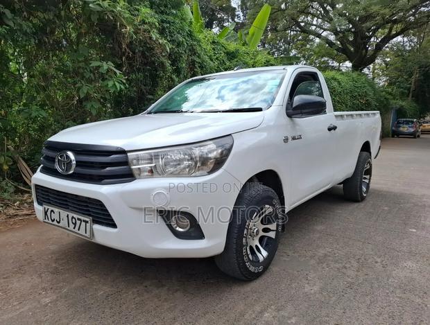 Toyota Hilux 2016 Off white