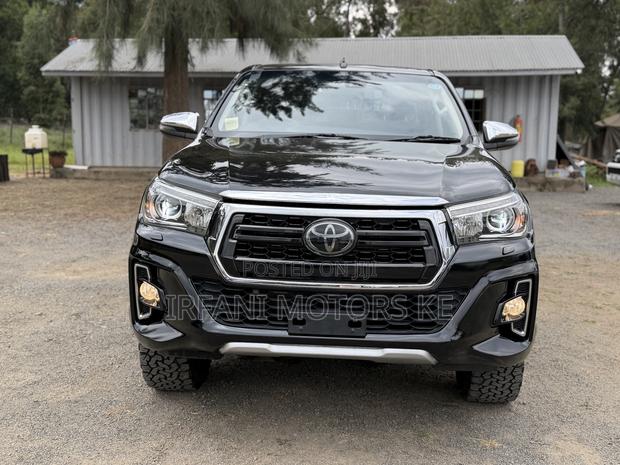 Toyota Hilux Revo Double Cab Deisel 2.4 AWD 2018 Black