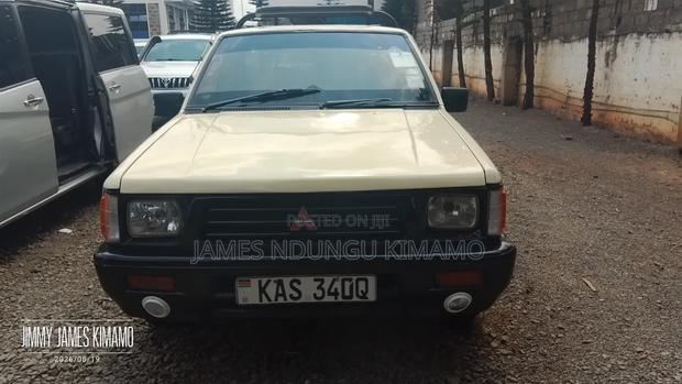 Mitsubishi L200 2005 Beige