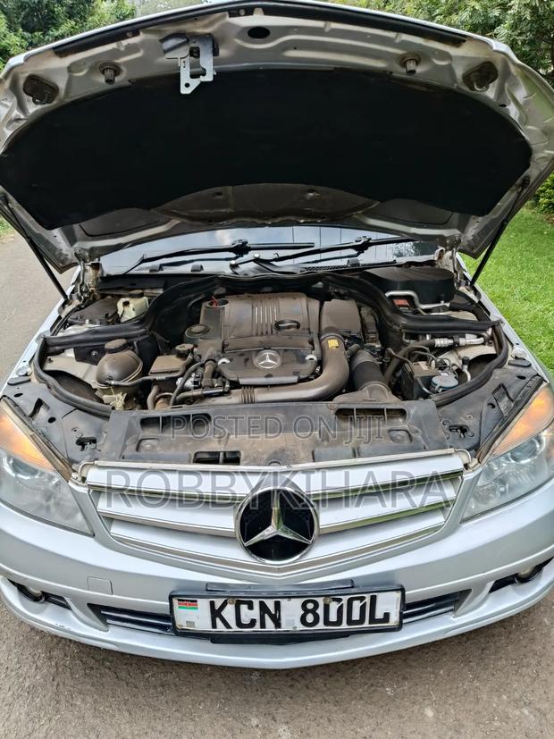Mercedes-Benz C200 2010 Silver