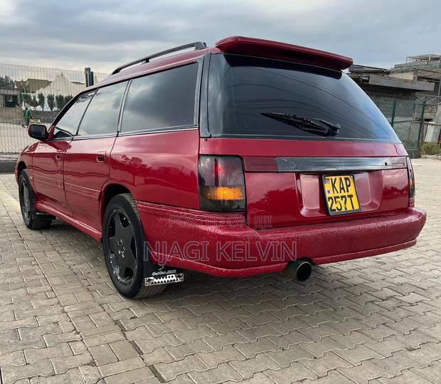 Subaru Legacy 2000 Red