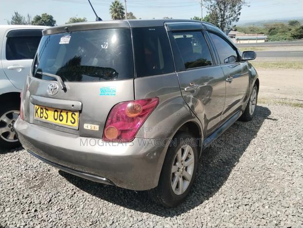 Toyota IST 2005 Brown