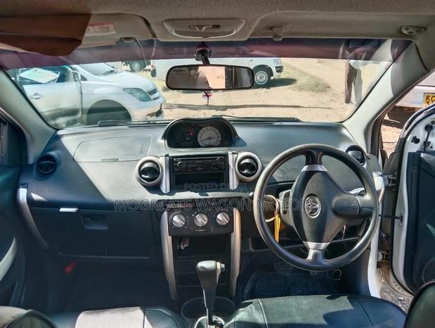 Toyota IST 2005 Brown