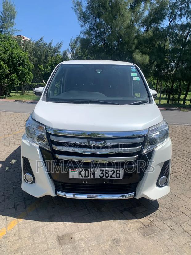 Toyota Noah 2016 White