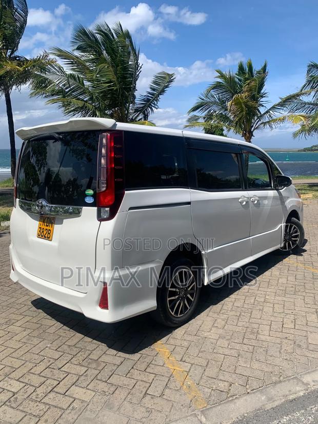 Toyota Noah 2016 White