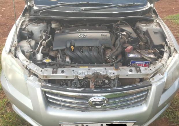 Toyota Axio 2010 Silver