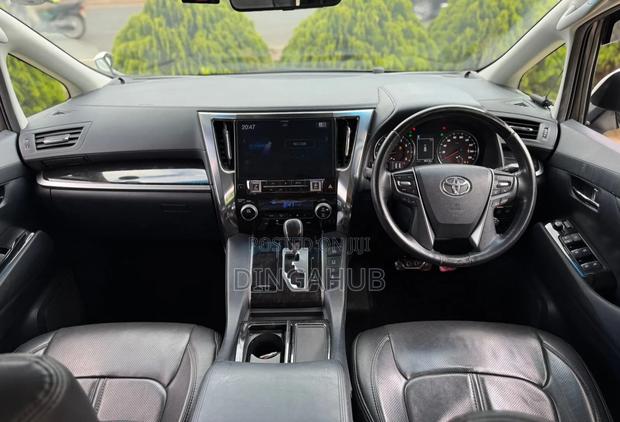 Toyota Alphard 2.5 Petrol FWD 2019 Pearl