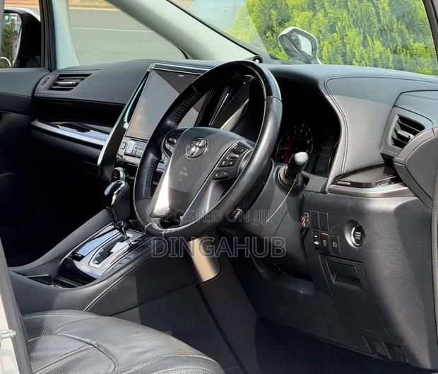 Toyota Alphard 2.5 Petrol FWD 2019 Pearl