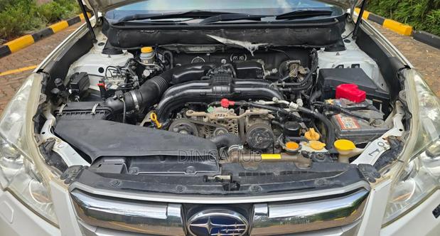 Subaru Outback 2.5i 4dr Wagon AWD (2.5L 4cyl 6M) 2014 White