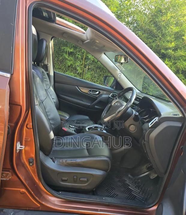 Nissan X-Trail 2.0 Petrol AWD 2016 Brown
