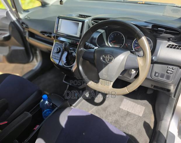 Toyota Wish 2015 Silver