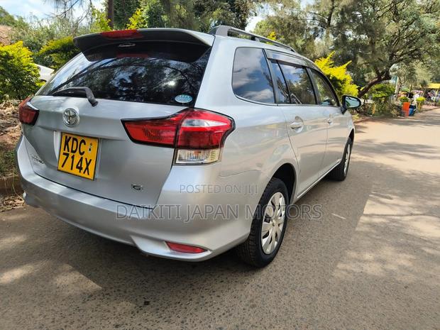 Toyota Corolla Fielder 2015 Silver