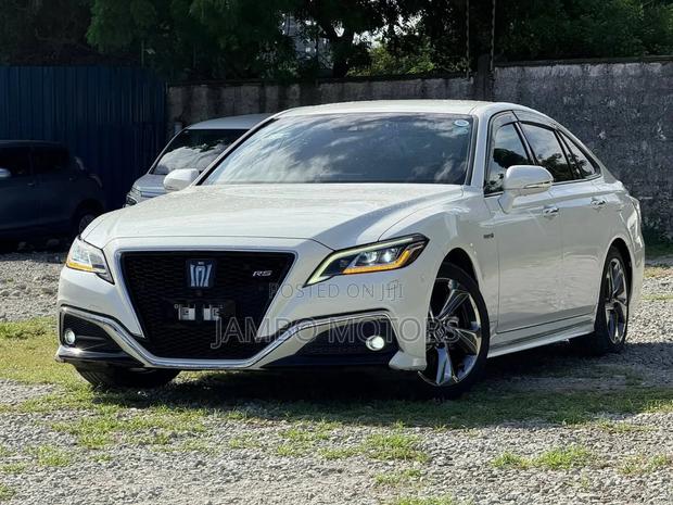 Toyota Crown 2019
