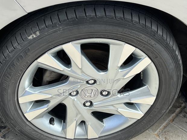 Honda Fit Shuttle 2019 Silver