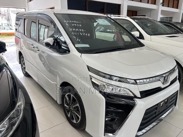 Toyota Voxy 2019 White