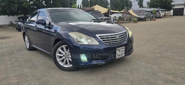 Toyota Crown 2011 Blue