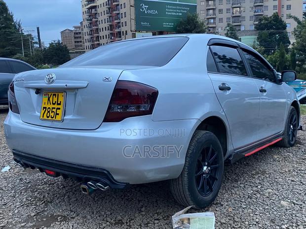 Toyota Axio 2011 Silver